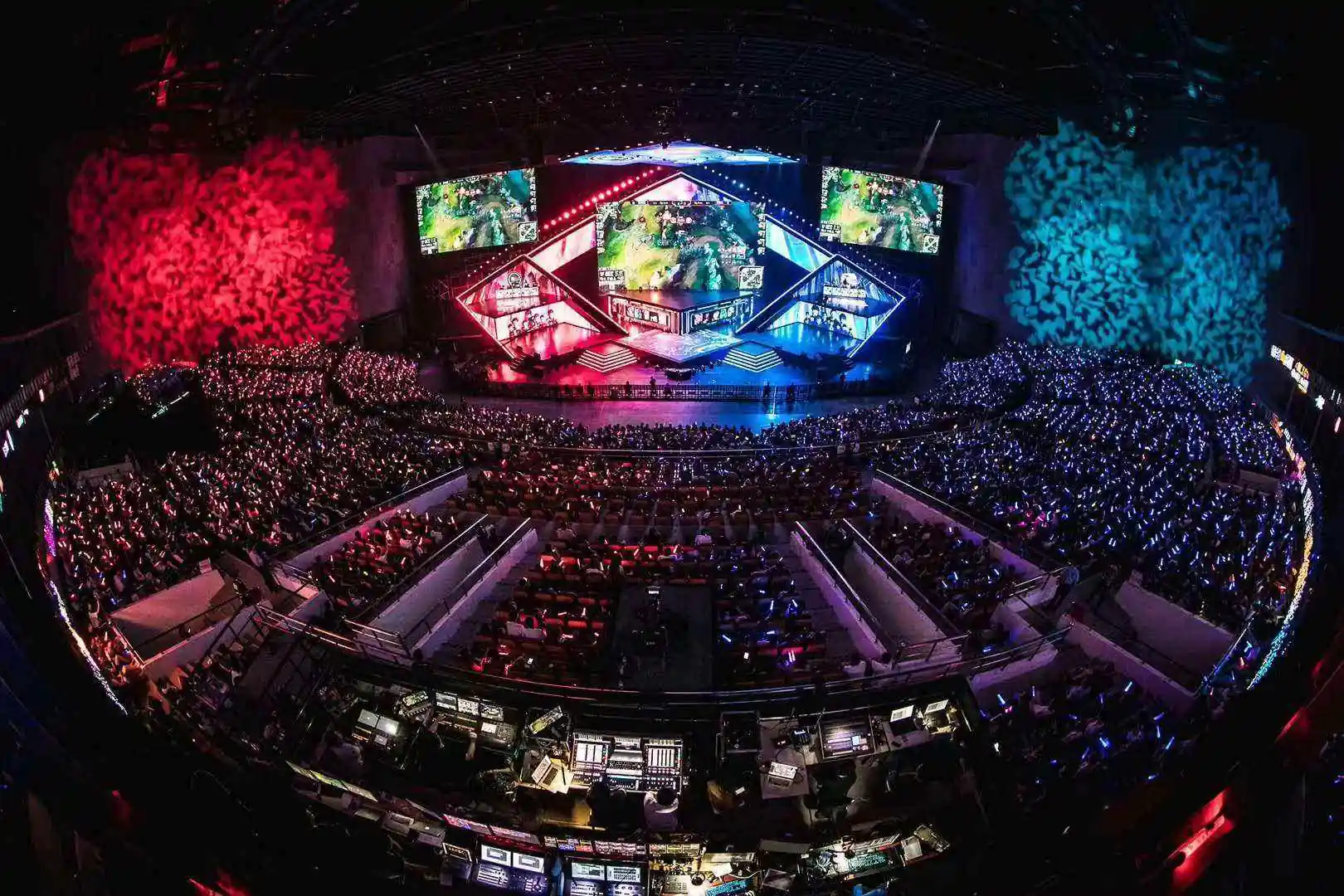 S15英雄联盟总决赛四分之一决赛赛程：经典中韩对决提前上演。